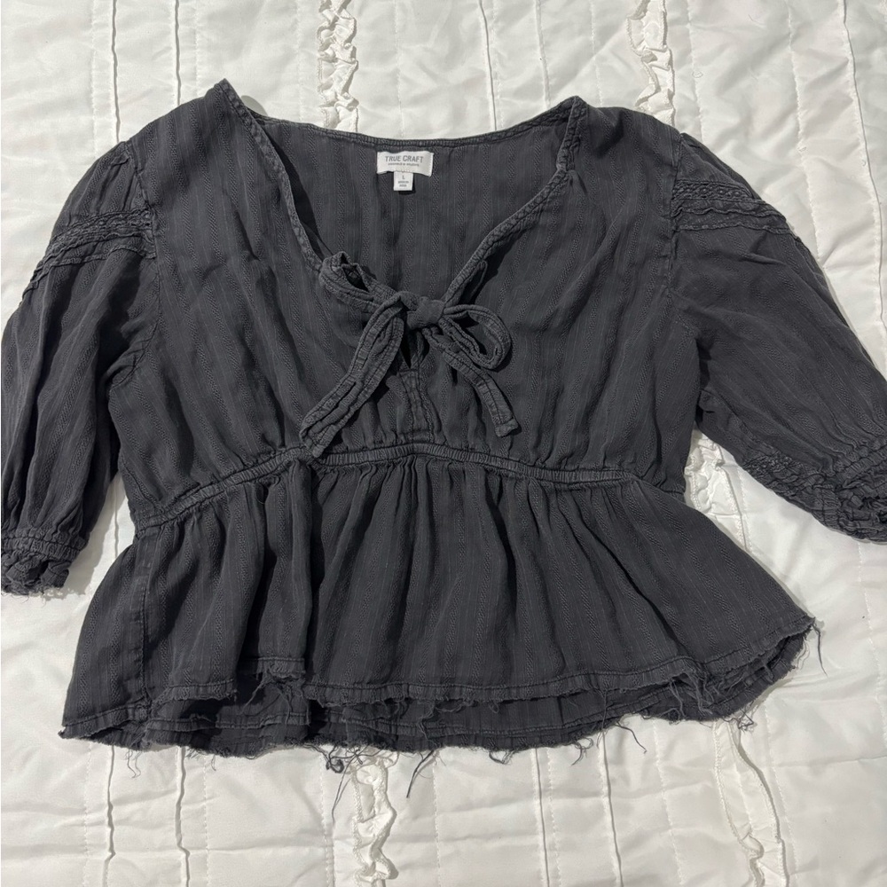 True craft Women’s Black Peplum Blouse Cotton Pullover Bow Accent sz L Elastic